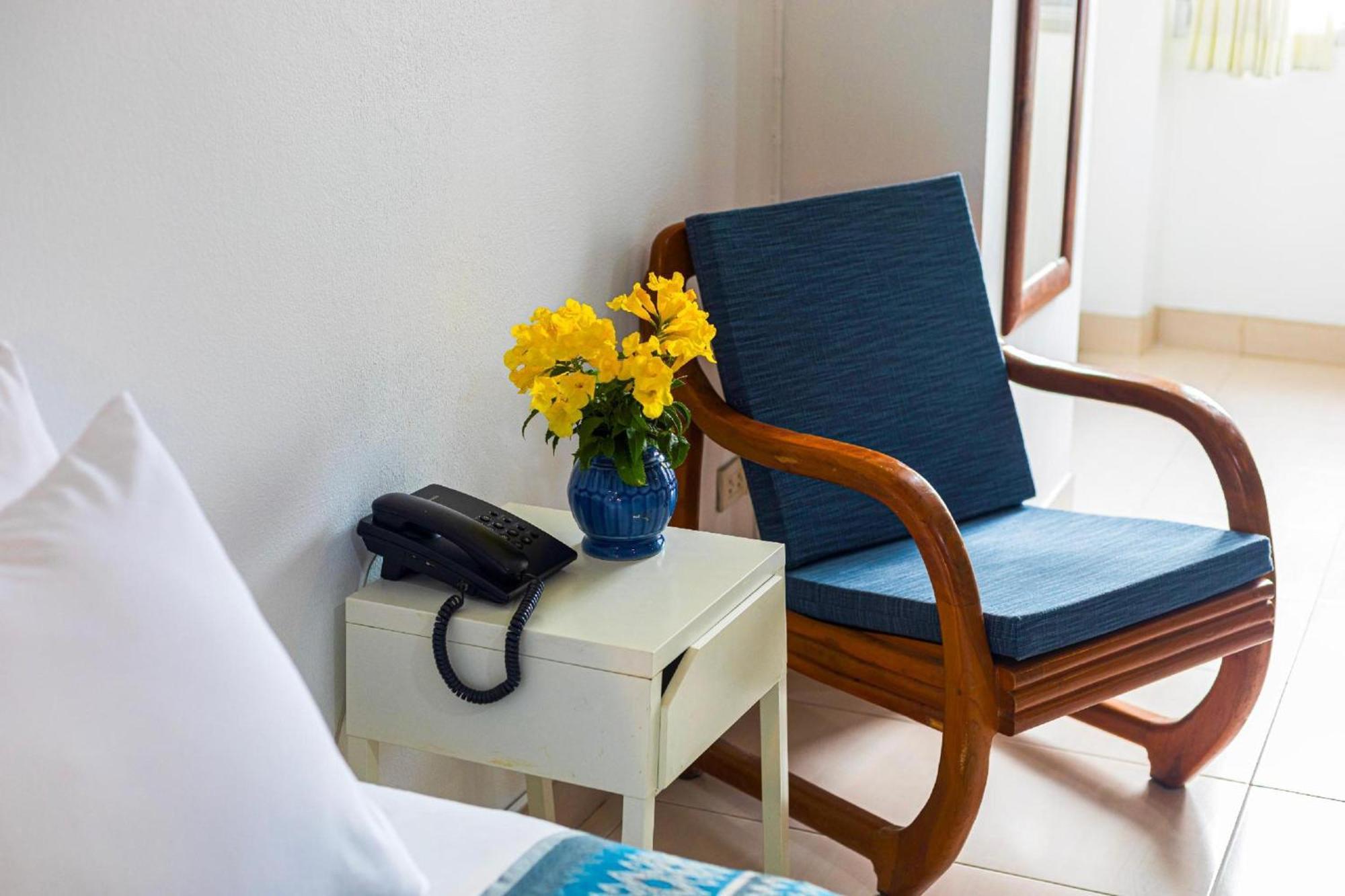 Collection O Howard Square Boutique Hotel Bangkok Exterior photo