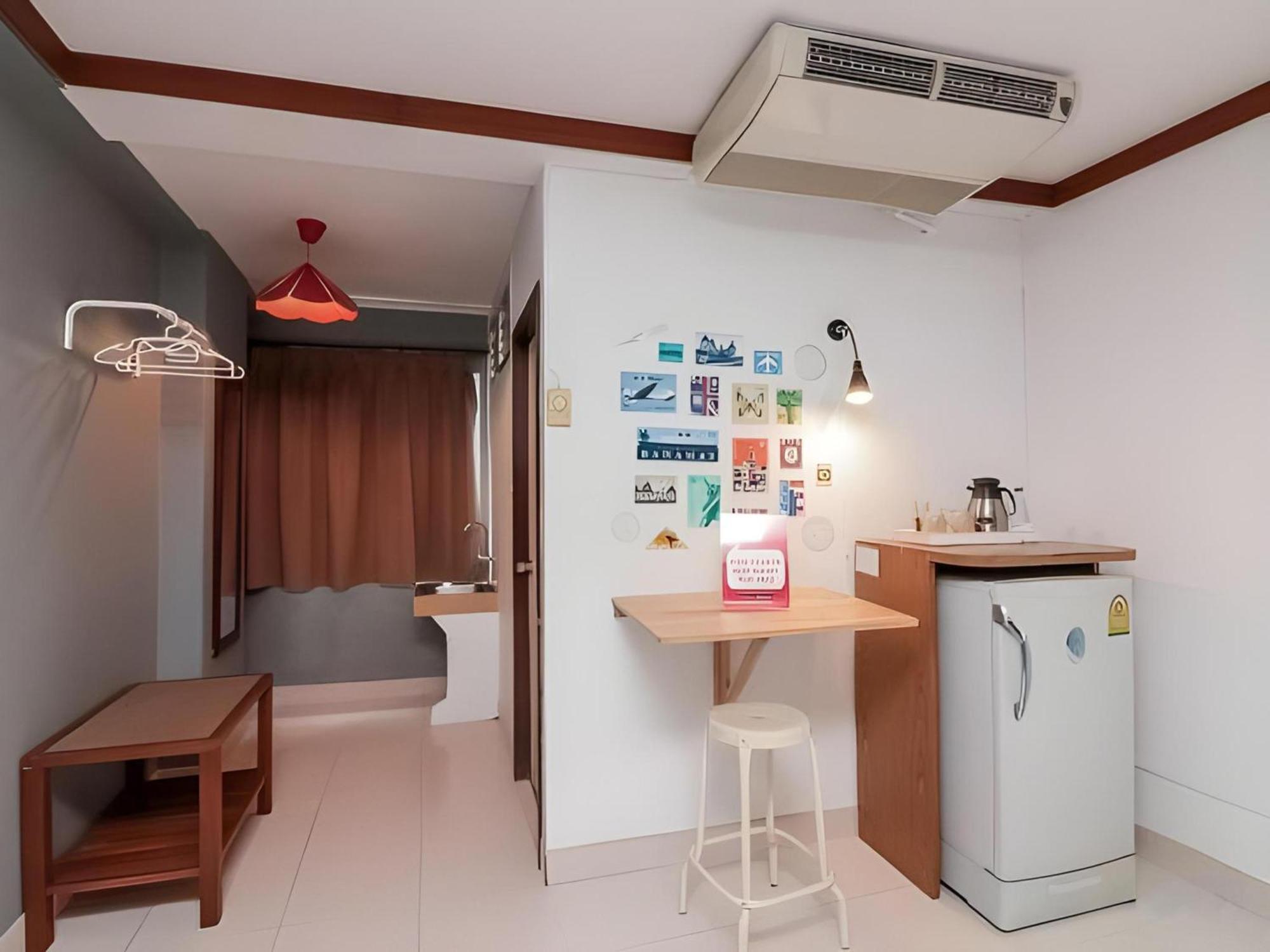 Collection O Howard Square Boutique Hotel Bangkok Exterior photo