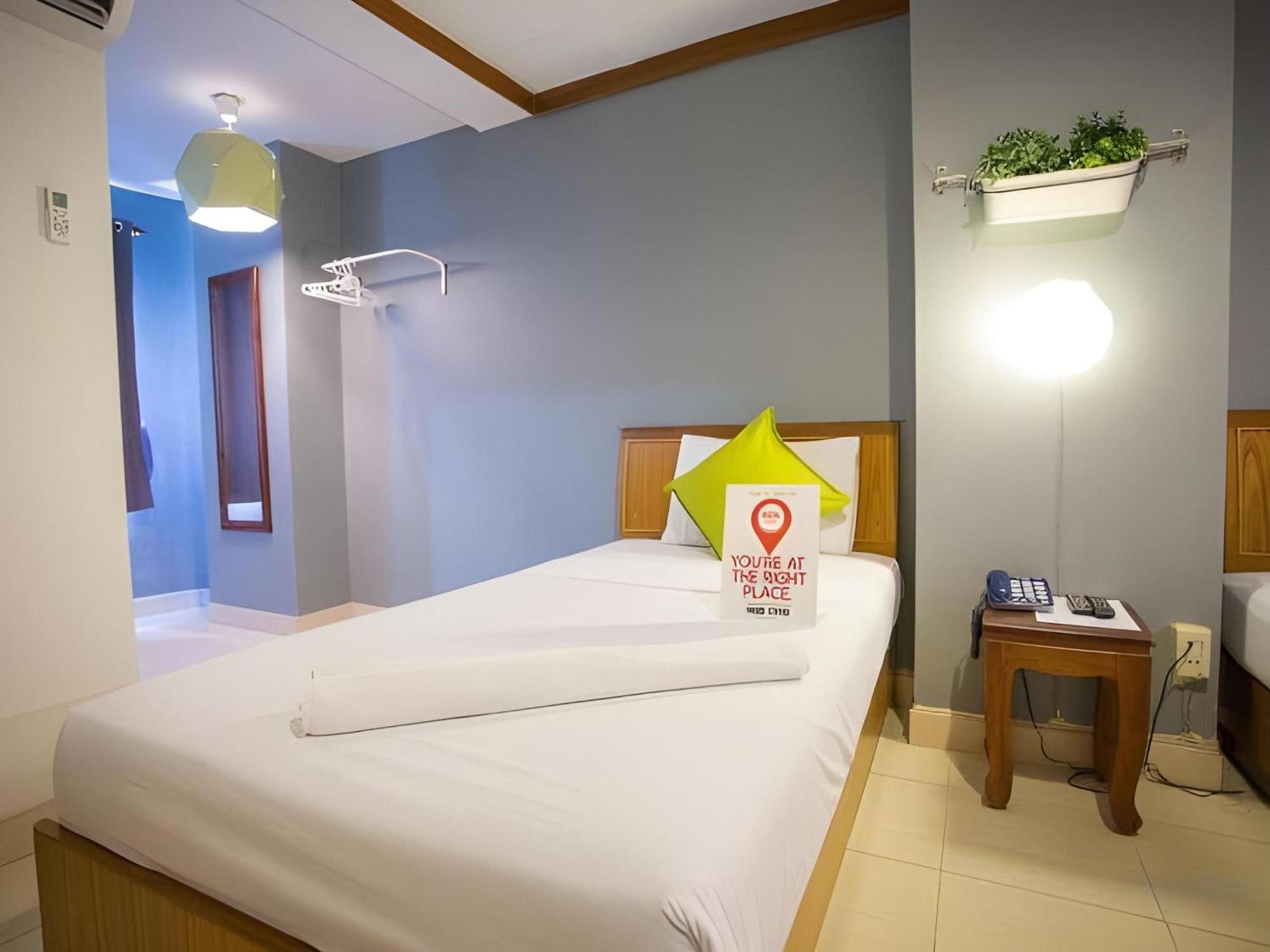 Collection O Howard Square Boutique Hotel Bangkok Exterior photo