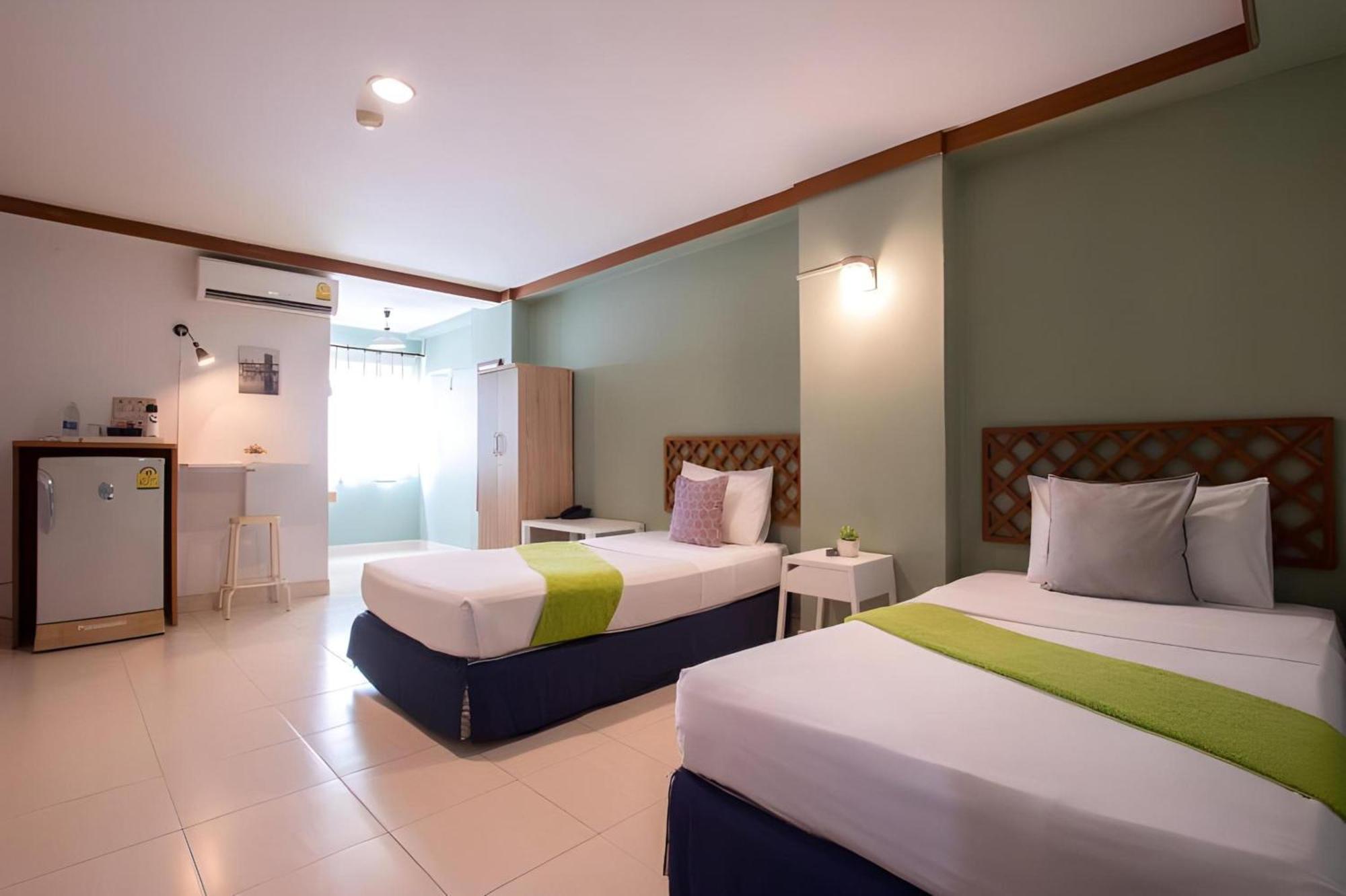 Collection O Howard Square Boutique Hotel Bangkok Exterior photo
