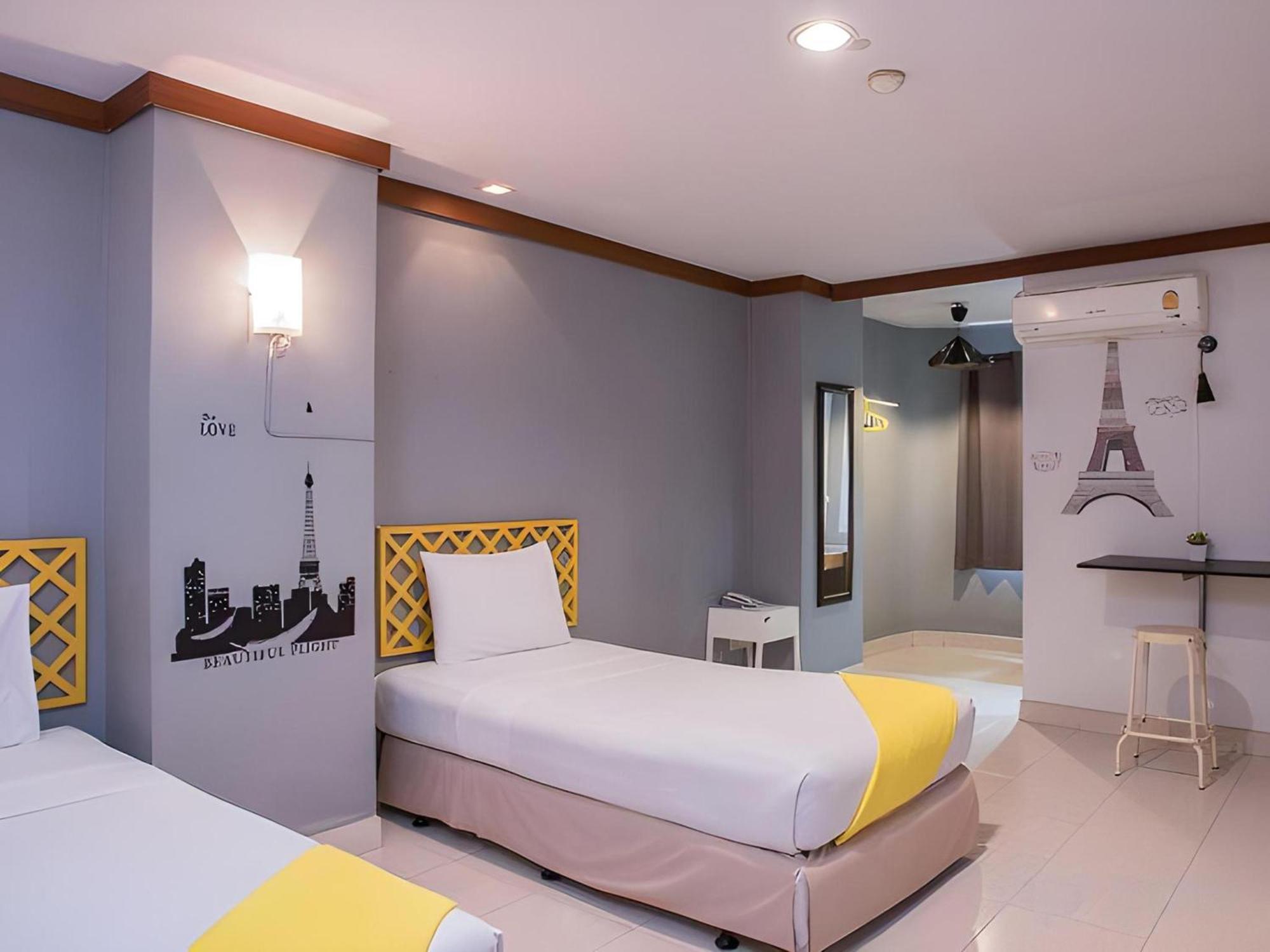 Collection O Howard Square Boutique Hotel Bangkok Exterior photo