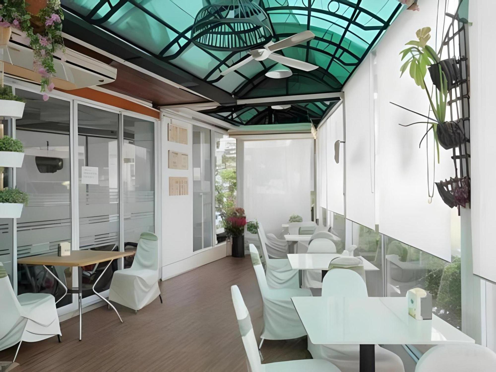 Collection O Howard Square Boutique Hotel Bangkok Exterior photo