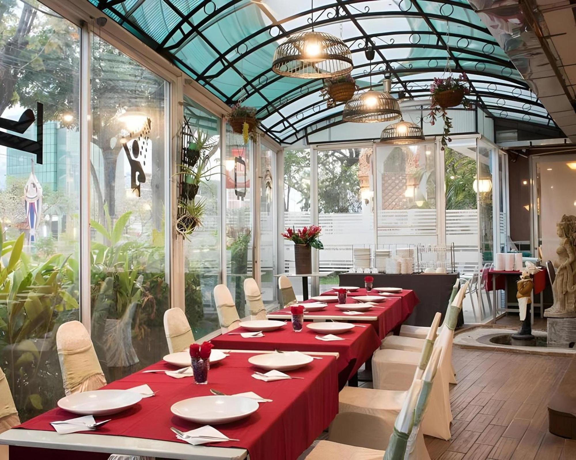 Collection O Howard Square Boutique Hotel Bangkok Exterior photo